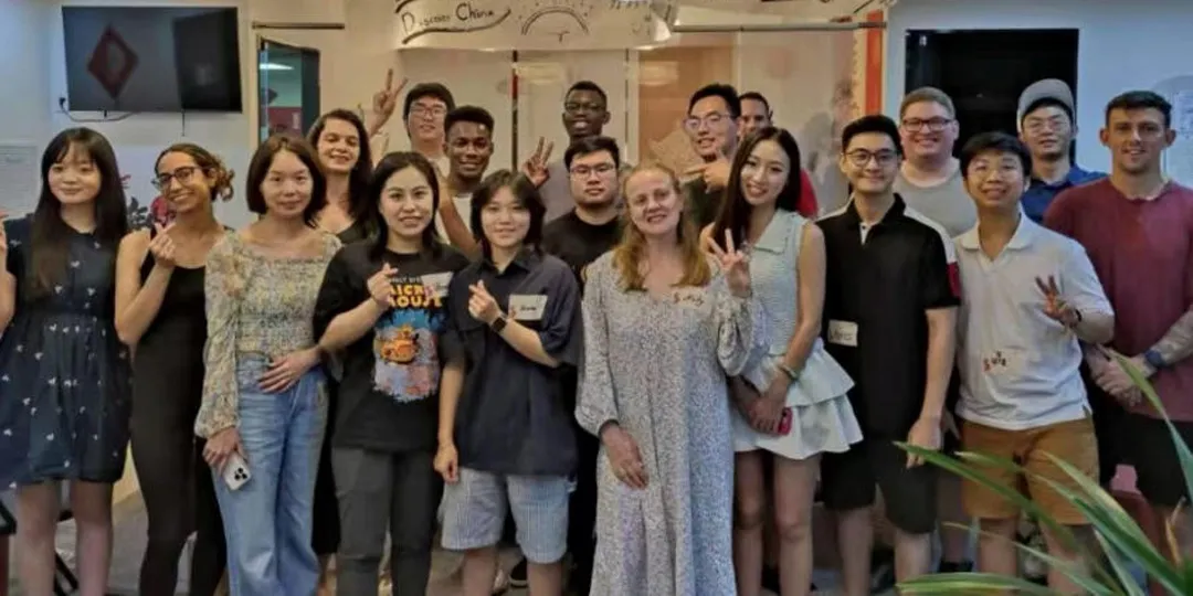 1 Year at Chinese Surfing: How I Made Friends & Mastered Mandarin!